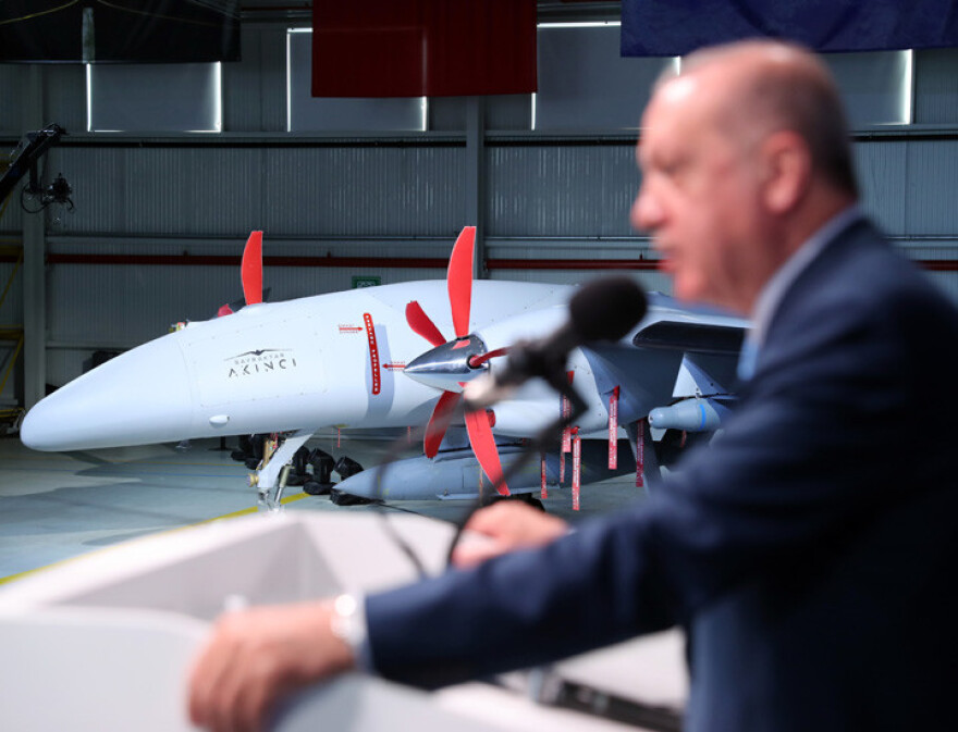 Η Τουρκία απέκτησε και πολεμικό drone - Ξεσαλώνει ο Ερντογάν: «Πρέπει να μας ρωτούν και πέτρα να θέλουν να μετακινήσουν»