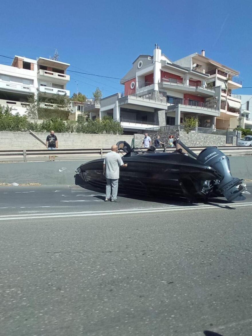 Του έφυγε το τρέιλερ με το σκάφος στον δρόμο προς Χαλκίδα