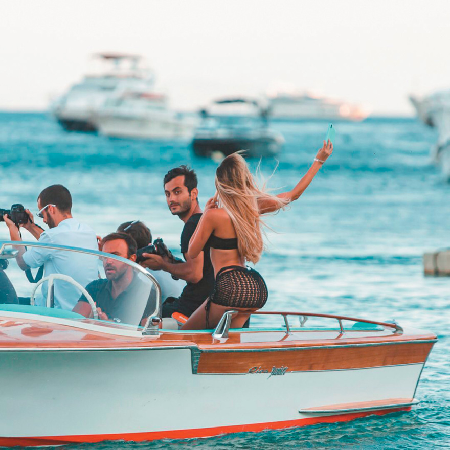 Μύκονος: «Πέταξε» 40% πάνω από το 2019 η τουριστική κίνηση στο νησί των ανέμων 