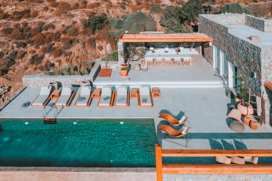 Μύκονος: «Πέταξε» 40% πάνω από το 2019 η τουριστική κίνηση στο νησί των ανέμων 