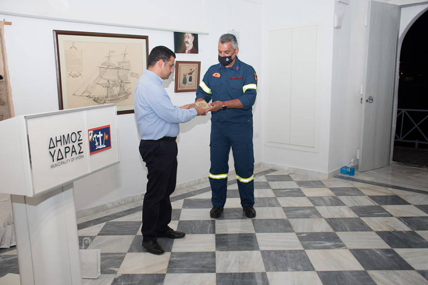Ύδρα: Πάνω από 95% το ποσοστό εμβολιασμού των κατοίκων - Βράβευση των υγειονομικών του νησιού