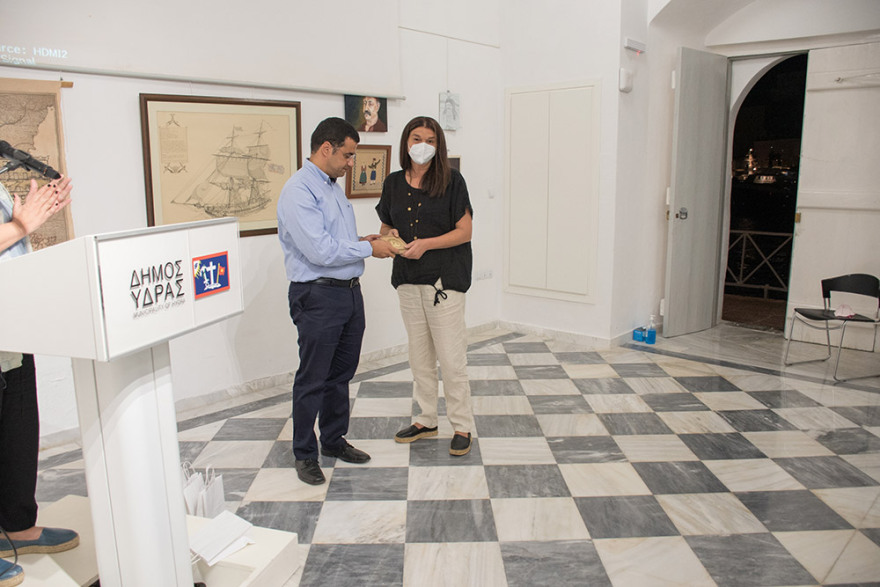 Ύδρα: Πάνω από 95% το ποσοστό εμβολιασμού των κατοίκων - Βράβευση των υγειονομικών του νησιού