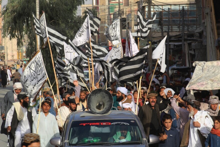 Αφγανιστάν: «Κηδείες» σε Βρετανούς, Γάλλους και ΝΑΤΟϊκούς κάνουν οι Ταλιμπάν - Δείτε βίντεο