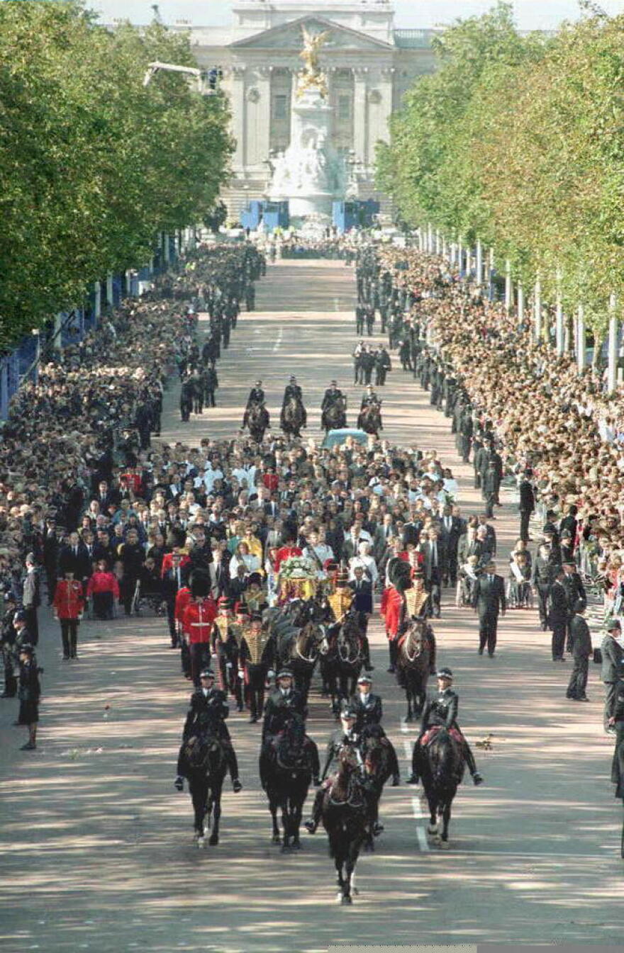 Πριγκίπισσα Νταϊάνα: 24 χρόνια από το θανατηφόρο τροχαίο στο Παρίσι 