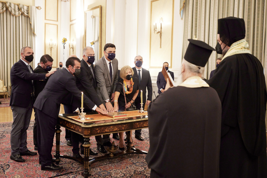 Ορκίστηκαν οι νέοι υπουργοί και υφυπουργοί- Δείτε βίντεο