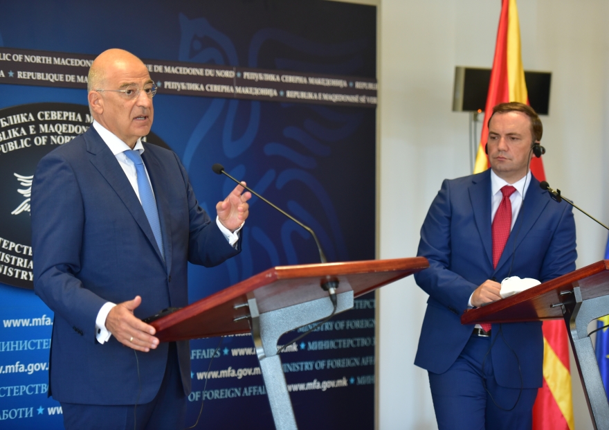 Στα Σκόπια ο Δένδιας: Είχε τετ-α-τετ με Ζάεφ για την συνεπή εφαρμογή της Συμφωνίας των Πρεσπών