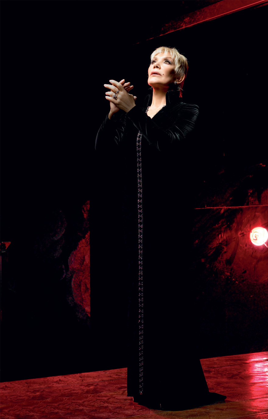 Μαρινέλλα στο Gala για την επιστροφή της στο Ηρώδειο : «Μια ζωή ρίσκαρα και θα συνεχίσω να ρισκάρω»