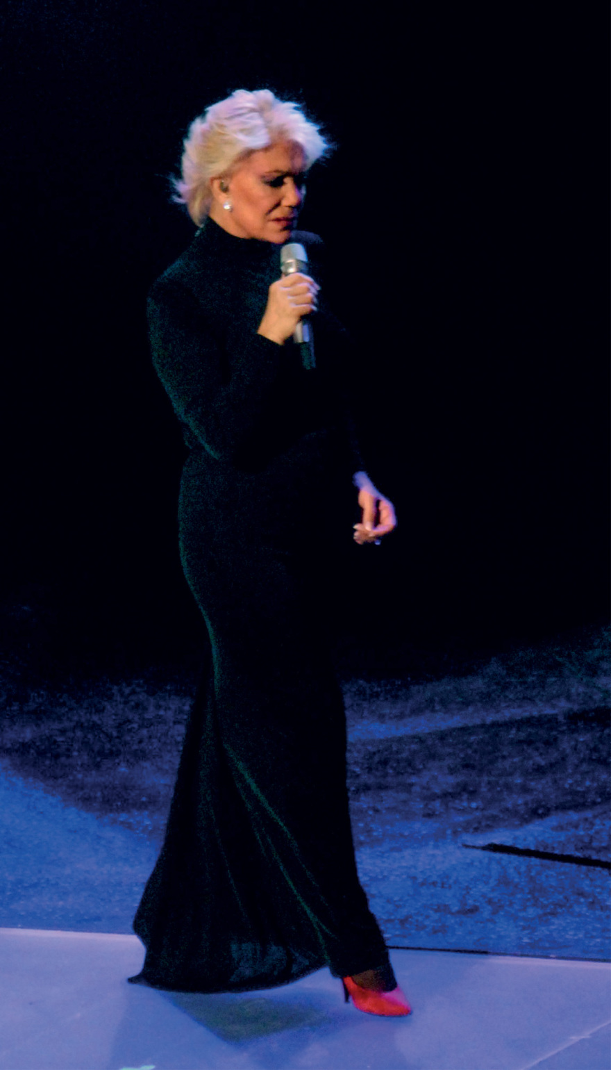 Μαρινέλλα στο Gala για την επιστροφή της στο Ηρώδειο : «Μια ζωή ρίσκαρα και θα συνεχίσω να ρισκάρω»