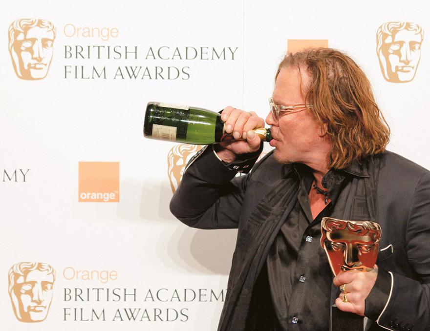 Μίκι Ρουρκ στον Δημήτρη Δανίκα: «Ολα τα έχασα, ακόμα και την ψυχή μου... Το παραδέχομαι, είμαι ρεμάλι»