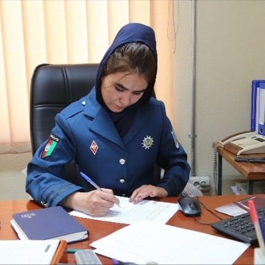 Γκουλαφρόζ Εμπτεκάρ: Το σύμβολο χειραφέτησης των γυναικών στο Αφγανιστάν μιλά για τις θηριωδίες των Ταλιμπάν 