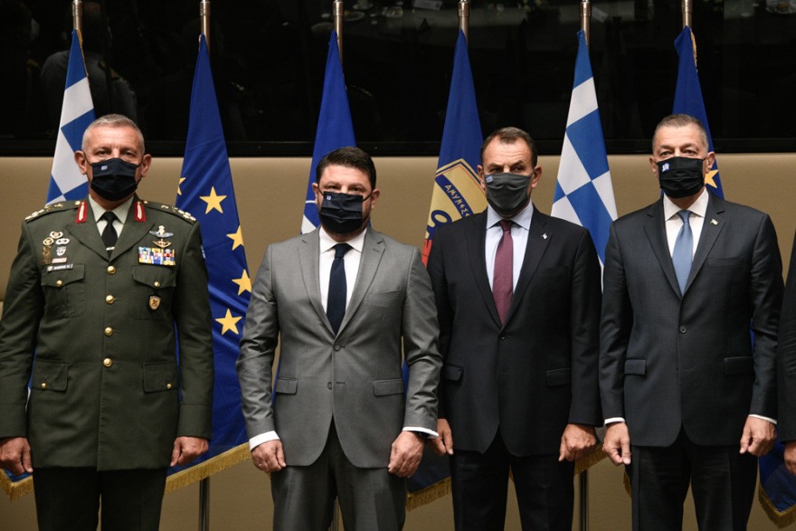 Παράδοση από Στεφανή σε Χαρδαλιά: Οι αγκαλιές, τα θερμά λόγια και ο Άλκης Jr    