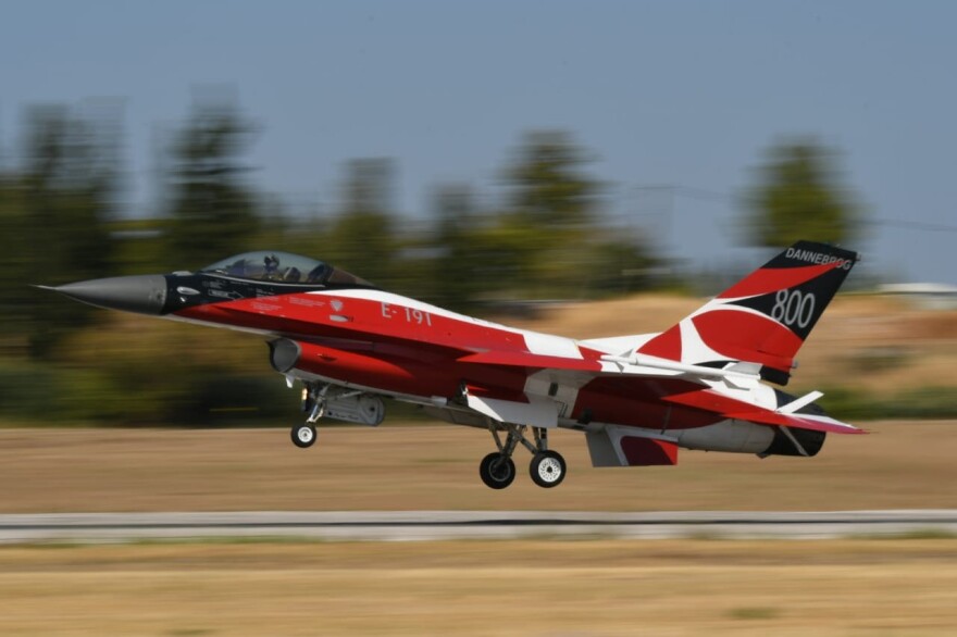 Athens Flying Week: Δείτε εντυπωσιακή χαμηλή πτήση αμερικανικού F-15