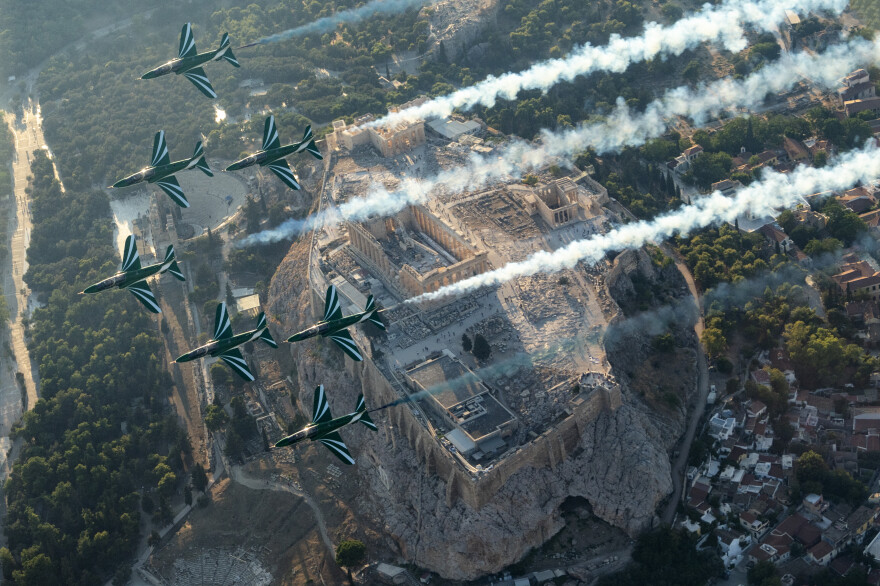 Athens Flying Week: Δείτε εντυπωσιακή χαμηλή πτήση αμερικανικού F-15