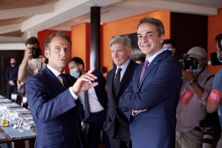 Μητσοτάκης: Γεύμα με Μακρόν και Χάρισον Φορντ για το περιβάλλον- Δείτε φωτογραφίες 