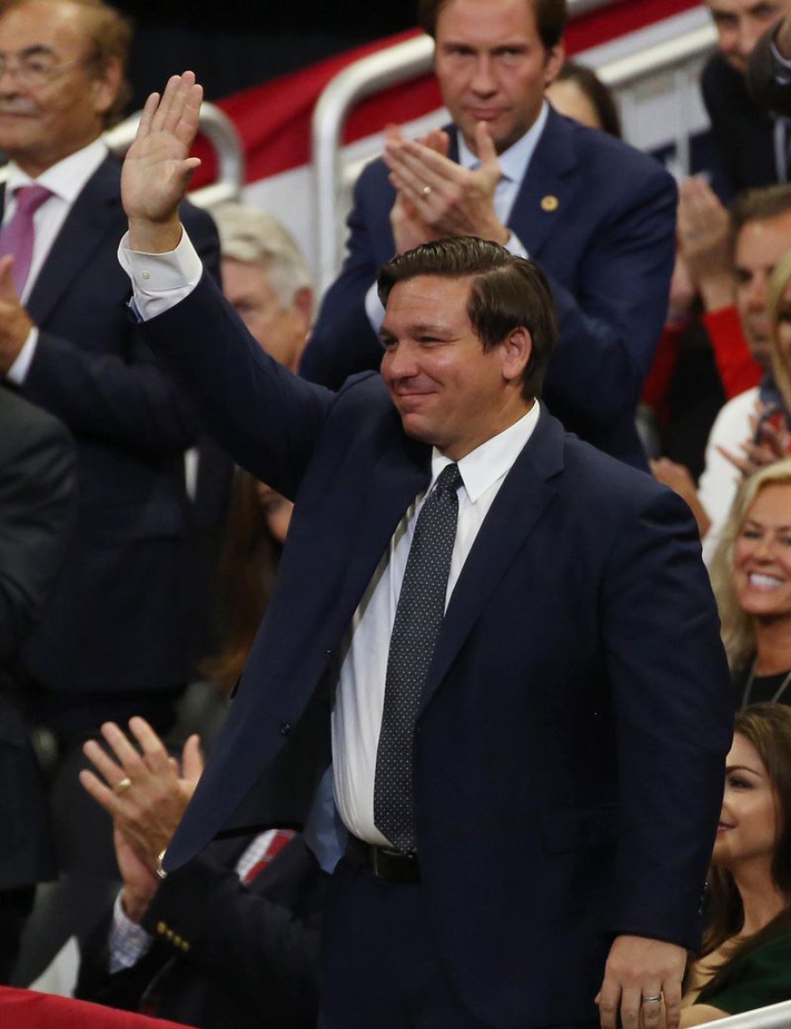 Ρον ΝτεΣάντις: Ποιος είναι ο κυβερνήτης της Φλόριντα που χαρακτηρίζεται «Τραμπ  Νο 2»