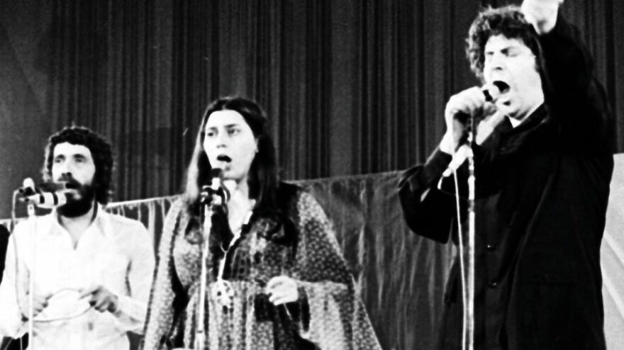 Μίκης Θεοδωράκης: Συνεργασίες που άφησαν ιστορία - Από τον Μπιθικώτση μέχρι την Edith Piaf και τους Beatles