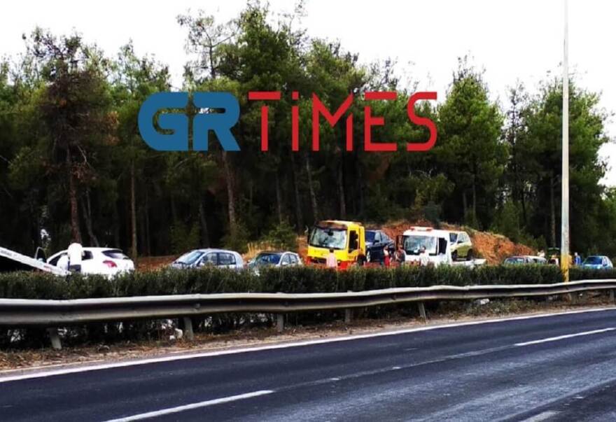 Θεσσαλονίκη: Πολλαπλά τροχαία λόγω κακοκαιρίας - Δείτε βίντεο και φωτογραφίες