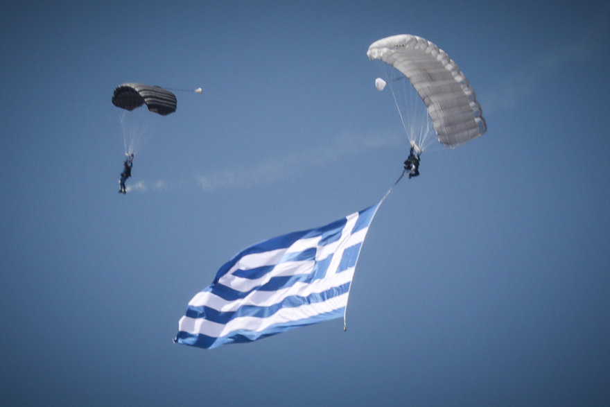 Δείτε βίντεο: Η δεύτερη ημέρα του Athens Flying Week 2021 - Εντυπωσιακές εικόνες