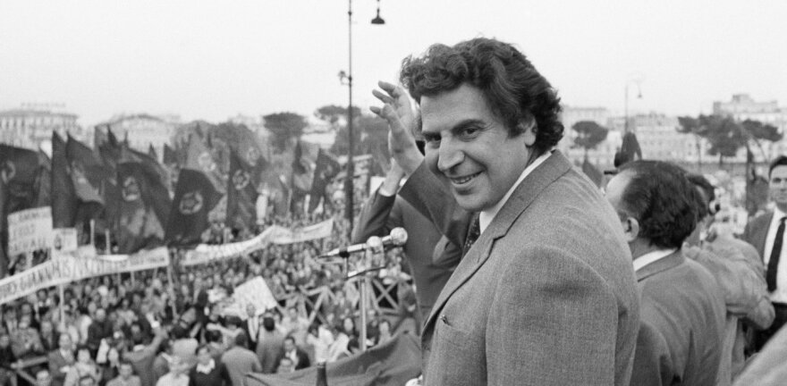 Μίκης Θεοδωράκης: Σε λαϊκό προσκύνημα από το μεσημέρι - Την Πέμπτη η ταφή στον Γαλατά Χανίων