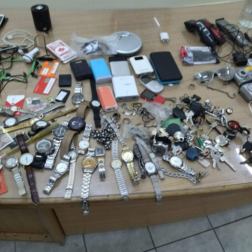 Έκτακτη έρευνα στις φυλακές Κορυδαλλού: Βρέθηκαν ναρκωτικά, σπαθιά και κατσαβίδια