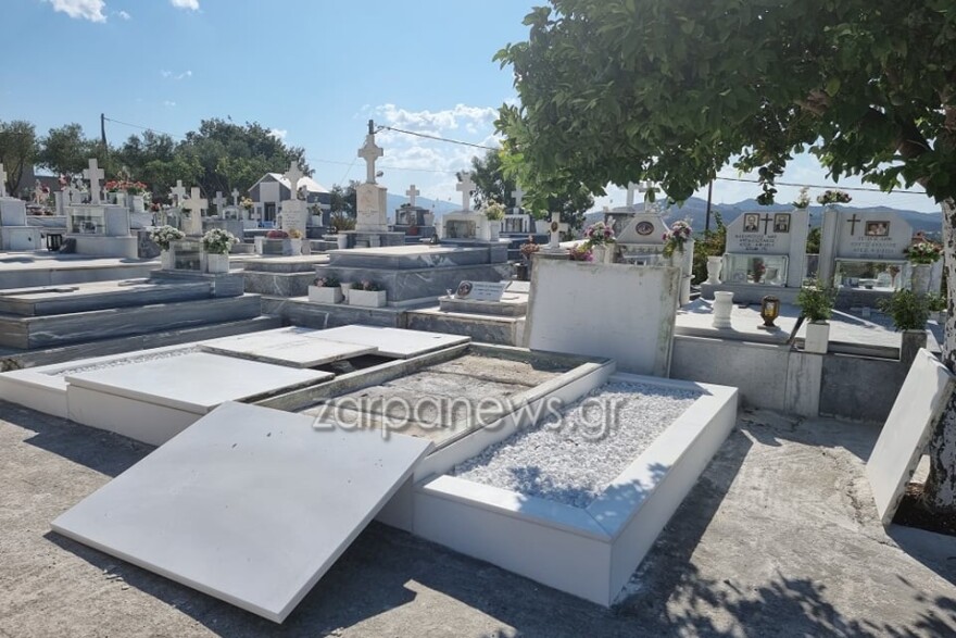 Εκεί θα ενταφιαστεί ο Μίκης Θεοδωράκης:  «Εγκρίνω» είχε γράψει ο συνθέτης το 2009