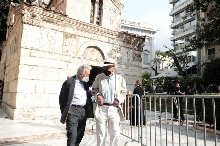 Μίκης Θεοδωράκης: Γαβράς - Βασιλικός μαζί στη Μητρόπολη - Ο αποχαιρετισμός στον συνθέτη του «Ζ»