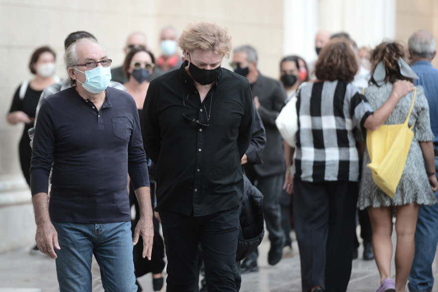 Μίκης Θεοδωράκης: Γαβράς - Βασιλικός μαζί στη Μητρόπολη - Ο αποχαιρετισμός στον συνθέτη του «Ζ»