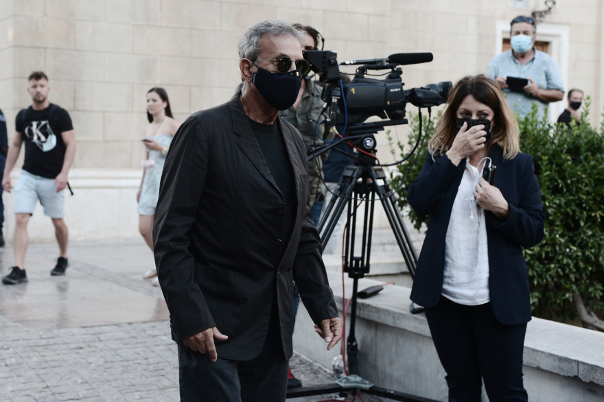 Μίκης Θεοδωράκης: Γαβράς - Βασιλικός μαζί στη Μητρόπολη - Ο αποχαιρετισμός στον συνθέτη του «Ζ»