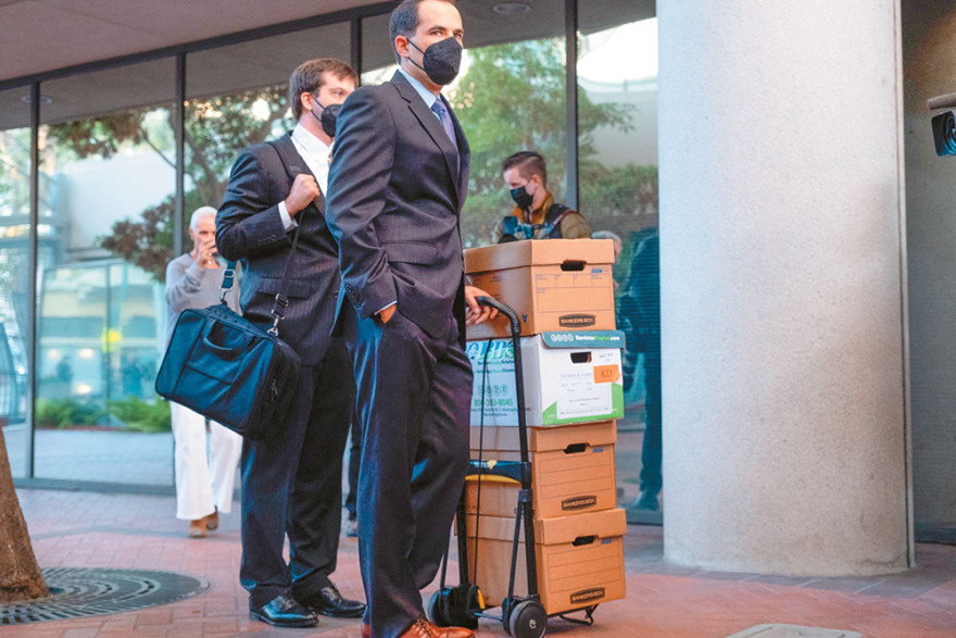 Σκάνδαλο Theranos: Mε τρεις σταγόνες αίμα έστησαν απάτη $ 9 δισ. 