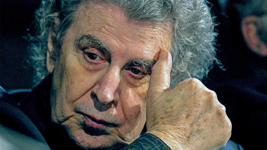 Ο Μίκης, ο Φίλιππος, ο Μπελμοντό, ο Λάρι Κινγκ: Όλες οι προσωπικότητες που έφυγαν από τη ζωή το 2021