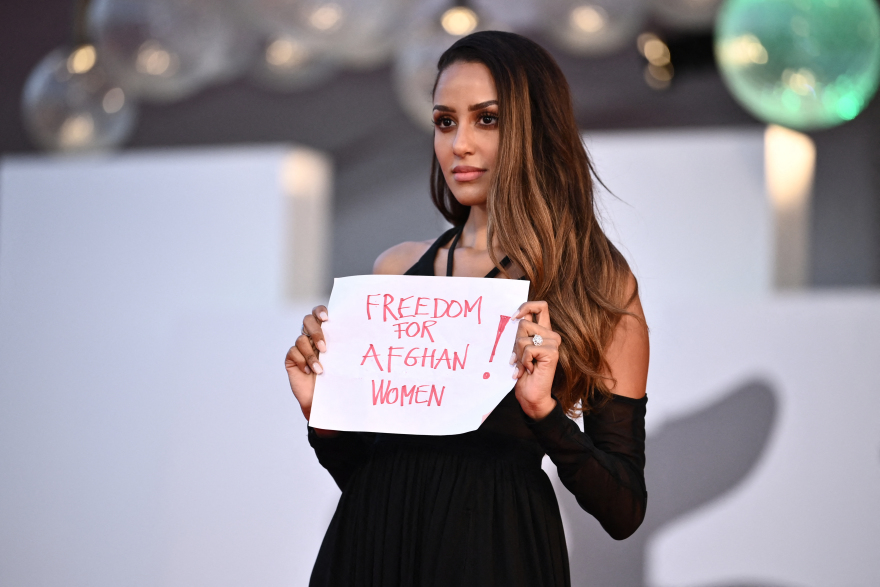 Το μήνυμα της Maya Talem στο φεστιβάλ Βενετίας: «Ελευθερία για τις γυναίκες στο Αφγανιστάν»