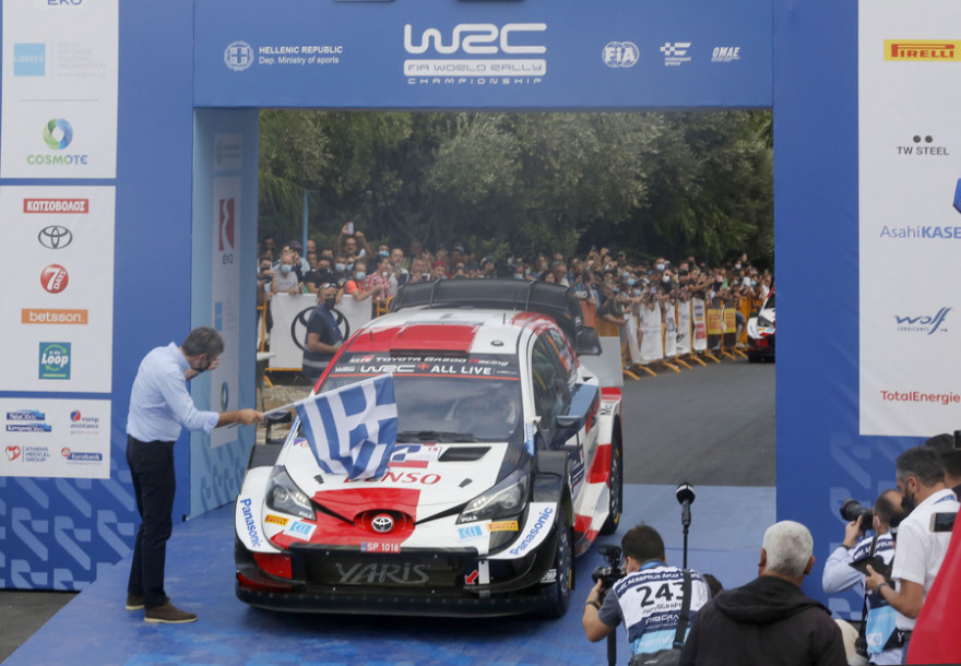 EKO Ράλι Ακρόπολις: Από αύριο η «μάχη» στα ελληνικά βουνά - Βίντεο και φωτογραφίες από την υπερειδική στο Σύνταγμα