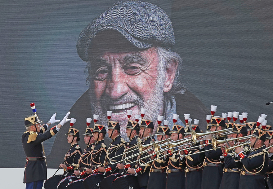 Ζαν- Πολ Μπελμοντό: Η Γαλλία τιμά και αποχαιρετά τον «Μπεμπέλ» - Αύριο η κηδεία του