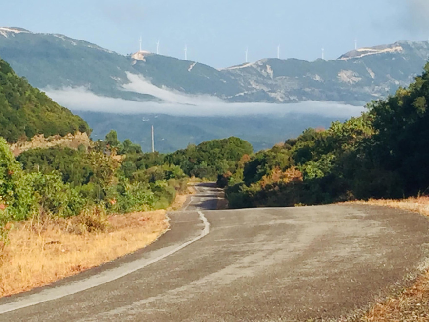 Απαράδεκτη εικόνα σε λεωφορείο του ΚΤΕΛ Ιωαννίνων: «Aποκλεισμένη» από αποσκευές η μοναδική πόρτα του