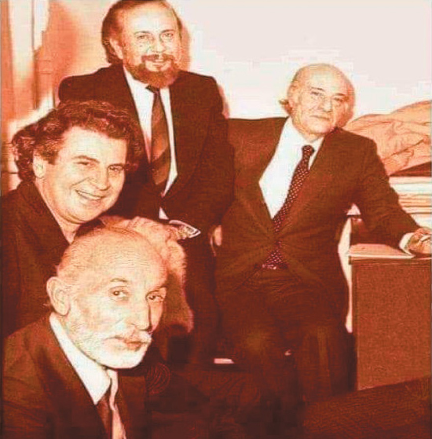 Μίκης Θεοδωράκης: Ο μαέστρος που μάγευε στις γειτονιές τα πλήθη 