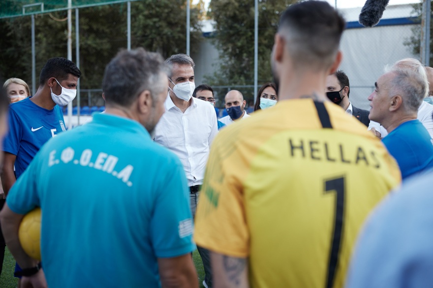 Θεσσαλονίκη: Το ανακατασκευαμένο γήπεδο της Εθνικής Ομάδας Ποδοσφαίρου Τυφλών επισκέφθηκε ο Μητσοτάκης