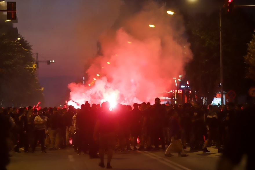 Θεσσαλονίκη: Επεισόδια σε πορεία οπαδών του ΠΑΟΚ - Δύο προσαγωγές από την Αστυνομία 