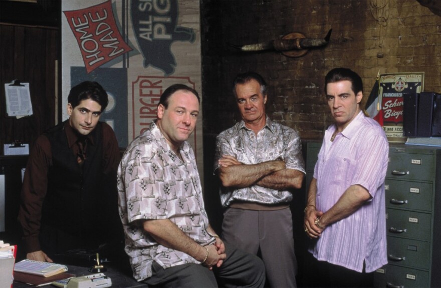 Ο Τζέιμς Γκαντολφίνι μεθούσε τόσο πολύ στο σετ του «Sopranos» που ήταν αλυσοδεμένος σε ένα δέντρο