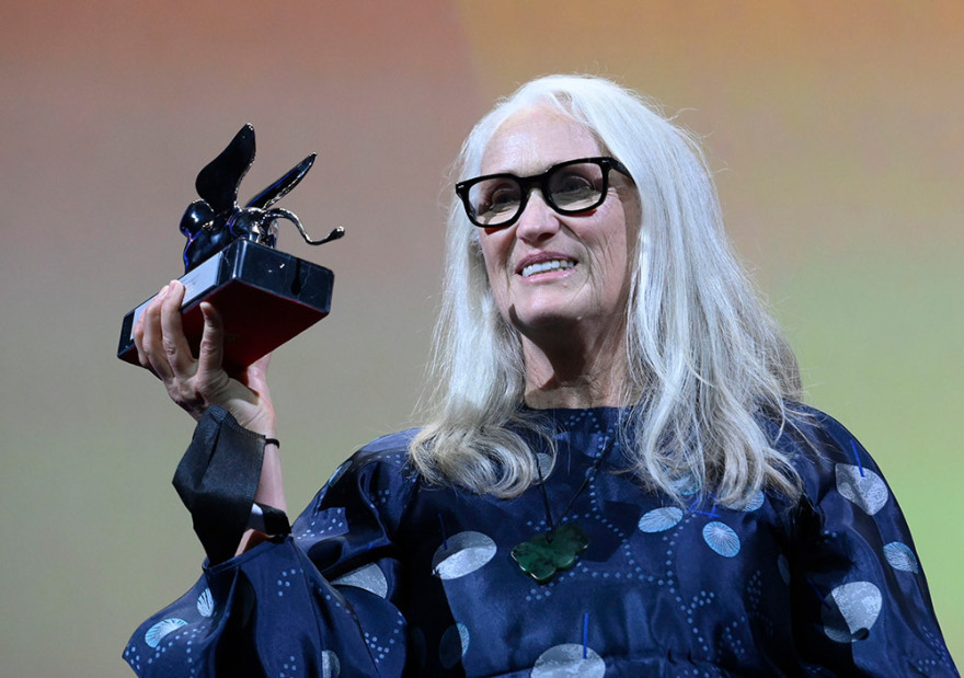 Φεστιβάλ Βενετίας: Χρυσός Λέοντας για ταινία με θέμα τις αμβλώσεις - Η βραβευμένη Πενέλοπε Κρουθ και ο Πέδρο Αλμοδόβαρ