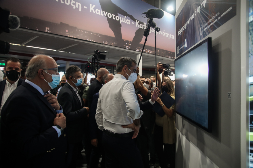 ΔΕΘ: Επίσκεψη Μητσοτάκη στα περίπτερα – Από τις start up στην εντυπωσιακή άσκηση του Λιμενικού