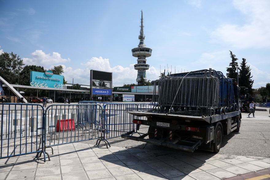 Θεσσαλονίκη: Επεισόδια στην πορεία των αντιεμβολιαστών - Έπεσαν μολότοφ και χημικά 