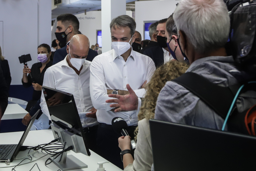 Ο Μητσοτάκης στη ΔΕΘ: Επισκέπτεται τα περίπτερα, προανήγγειλε «ανάπτυξη για όλους»