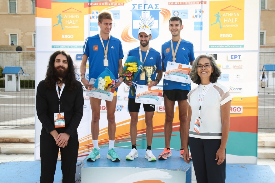 Ημιμαραθώνιος Αθήνας: Ο εγγονός του Μίκη Θεοδωράκη σήμανε την έναρξη