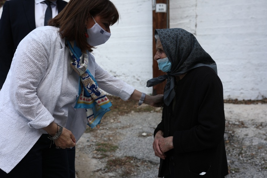 Σακελλαροπούλου - Βρέθηκε στο δημοτικό Αγίας Άννας στην Εύβοια: Ευτυχώς είμαστε όλοι εδώ - Έτοιμοι για ανασυγκρότηση
