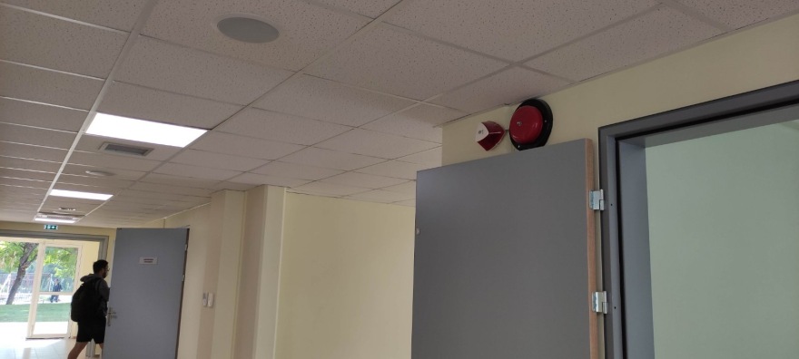 Ο Κυριάκος Μητσοτάκης εγκαινιάζει το νέο σχολείο στο Δαμάσι 