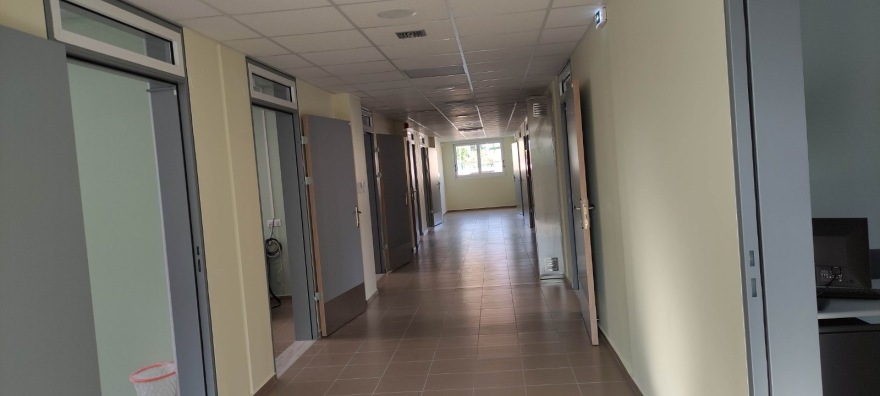 Ο Κυριάκος Μητσοτάκης εγκαινιάζει το νέο σχολείο στο Δαμάσι 