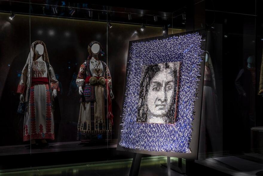 Ο Νίκος Φλώρος δημιουργεί «Ήρωες από μέταλλο»