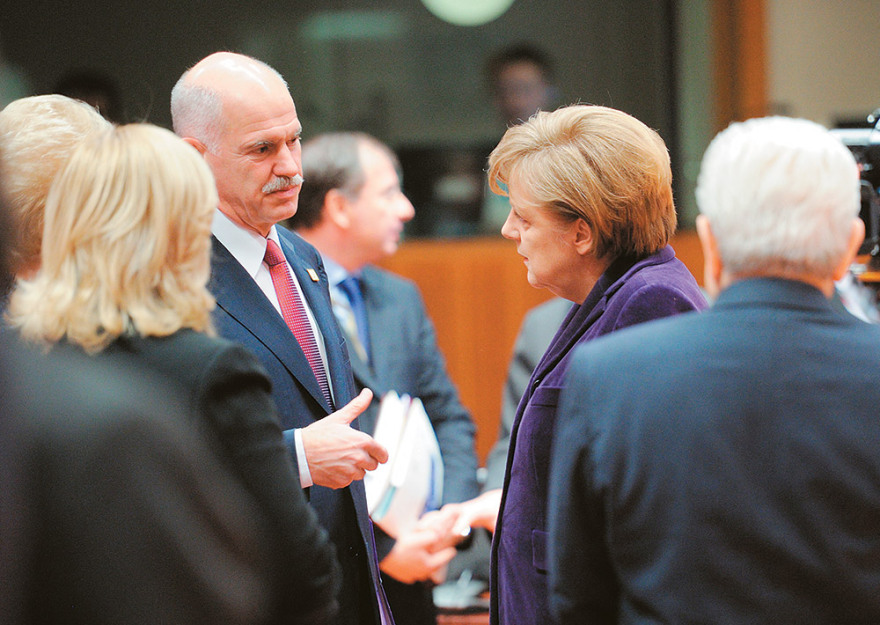 Γερμανία - Το τέλος της «σιδηράς καγκελαρίου:» Όταν η «Frau» Μέρκελ έστησε τους Έλληνες στο απόσπασμα