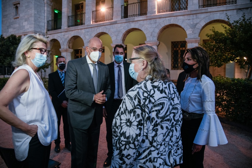 Δένδιας: Η Τουρκία να αλλάξει τη νέο-οθωμανική της πολιτική για Αγία Σοφία και Μονή της Χώρας