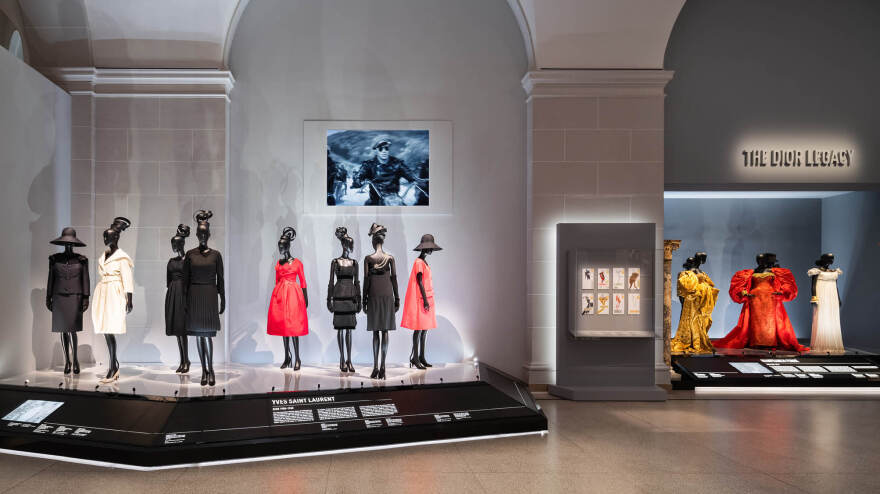 Στην Νέα Υόρκη η εμβληματική έκθεση Christian Dior- Designer of the dreams”